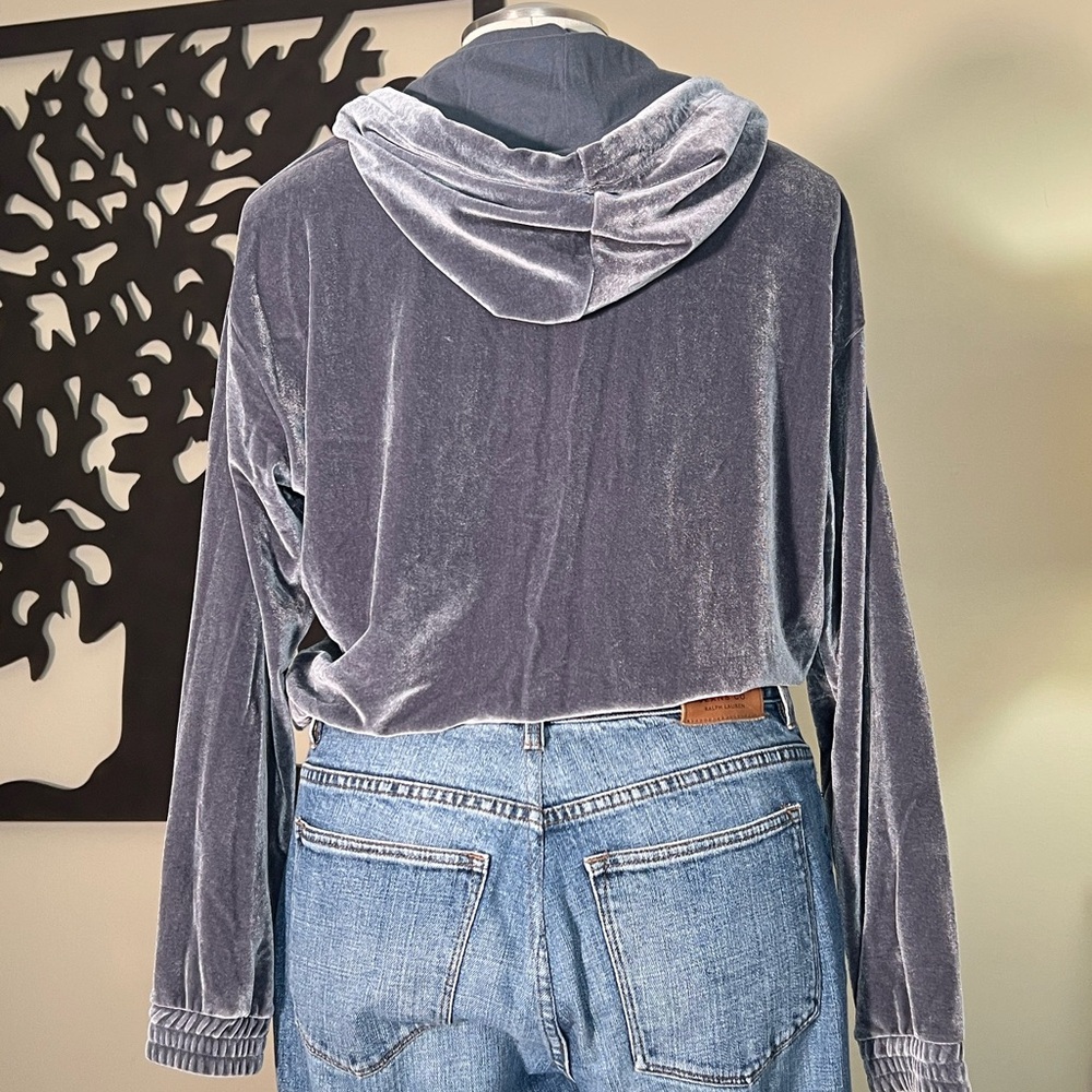 PINK Victoria’s Secret gray velour hoodie with pouch pocket long sleeves M - Picture 3 of 8